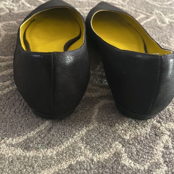 Flats - Picture 2 of 6